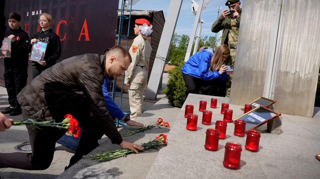 Мариупольцы почтили память погибших в Одессе 11 лет назад
