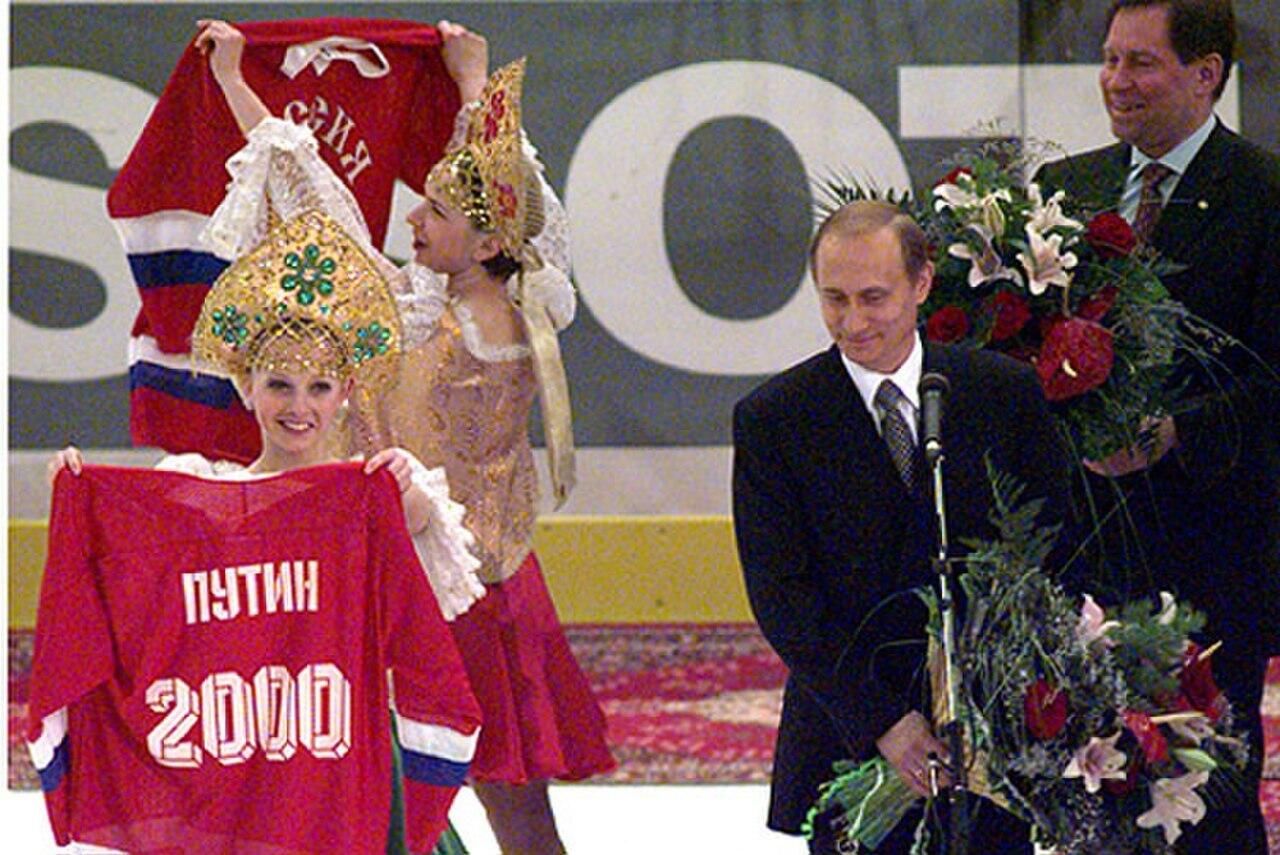 Владимир Путин на церемонии открытия ЧМ-2000 по хоккею Владимир Путин на церемонии открытия ЧМ-2000 по хоккею - РИА Новости, 1920, 03.05.2025