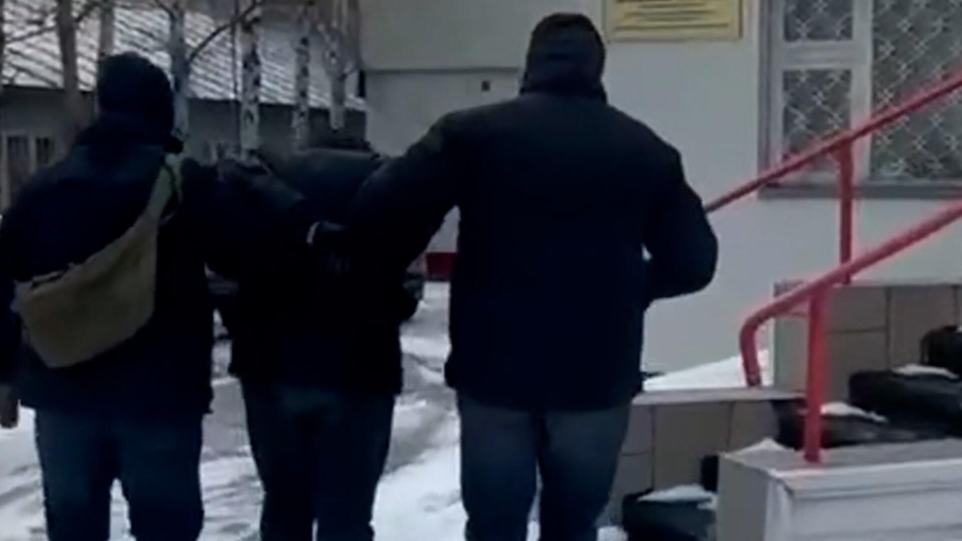 Задержание жителя ХМАО, планировавшего устроить теракт Задержание жителя ХМАО, планировавшего устроить теракт - РИА Новости, 1920, 05.05.2025