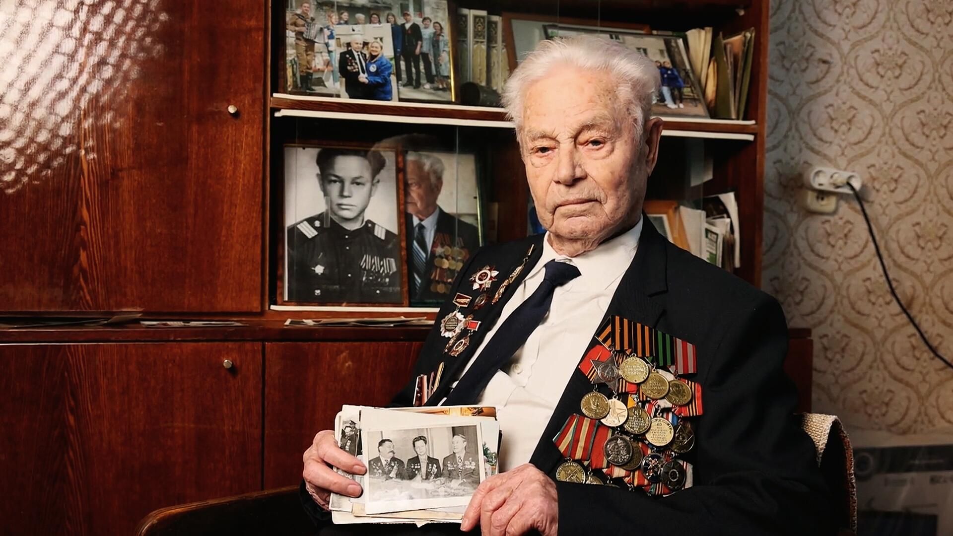 Стреляли от радости в воздух. Ветеран о том, как встретил День Победы Стреляли от радости в воздух. Ветеран о том, как встретил День Победы - РИА Новости, 1920, 06.05.2025