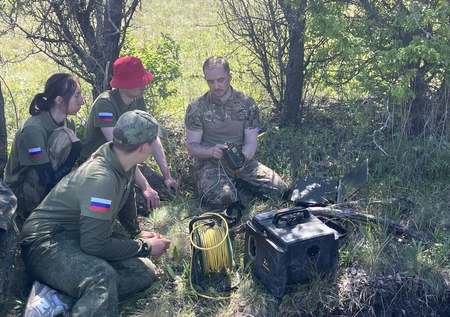 Хантер рассказывает про управление FPV-дроном Хантер рассказывает про управление FPV-дроном