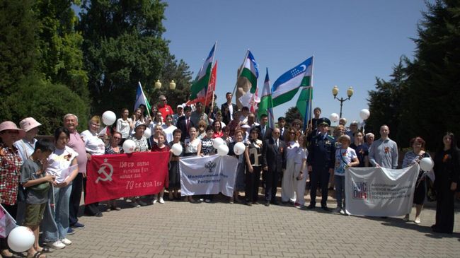 Участники акции Огонь Памяти в Ташкенте, Узбекистан Участники акции Огонь Памяти в Ташкенте, Узбекистан