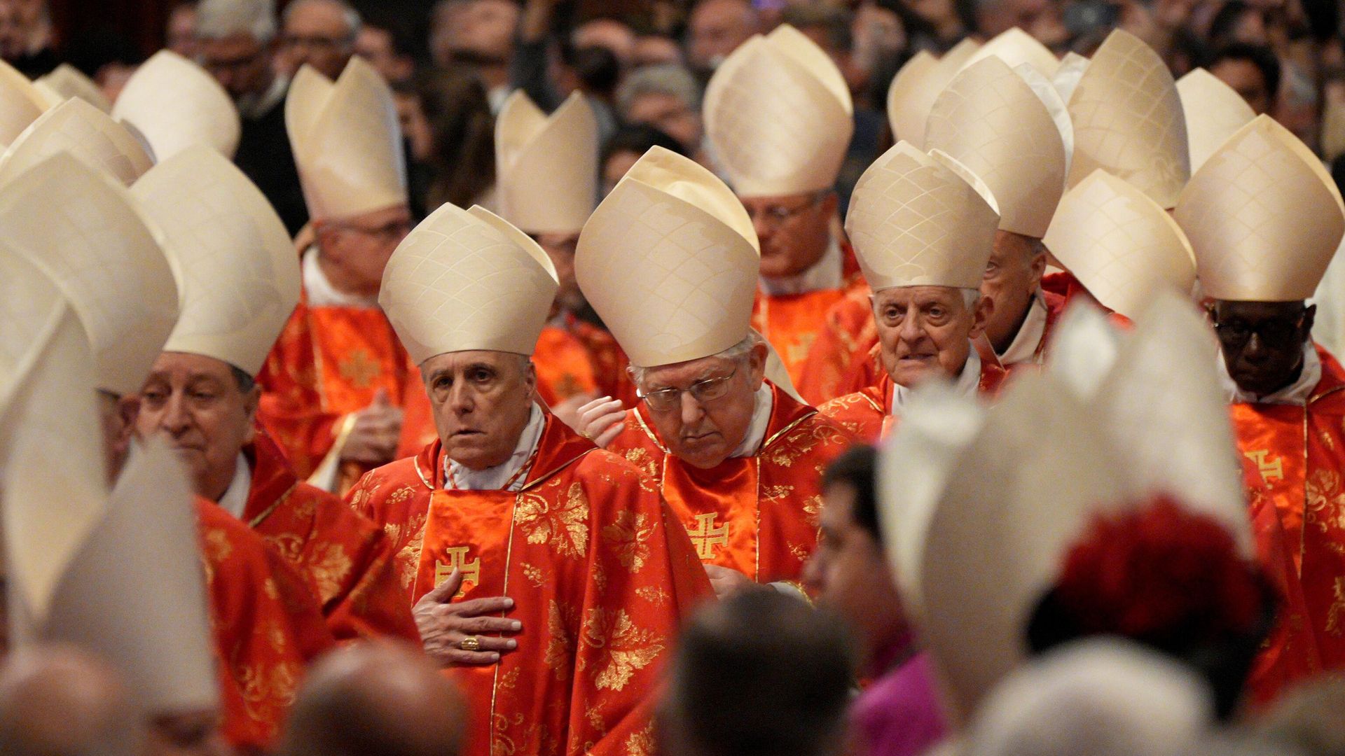 Торжественная месса pro eligendo Pontifice в соборе Святого Петра в Ватикане. 7 мая 2025 - РИА Новости, 1920, 07.05.2025