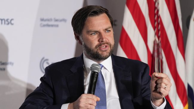 Вице-президент Джей Ди Вэнс во время выступления в рамках дискуссии в Вашингтоне, организованной Мюнхенской конференцией по безопасности