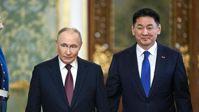 Президент РФ Владимир Путин и президент Монголии Ухнаагийн Хурэлсух во время встречи