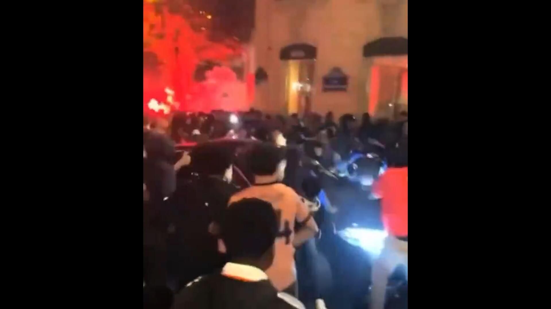 Автомобиль въехал в толпу людей, праздновавших в Париже победу Пари Сен-Жермен Автомобиль въехал в толпу людей, праздновавших в Париже победу Пари Сен-Жермен - РИА Новости, 1920, 08.05.2025