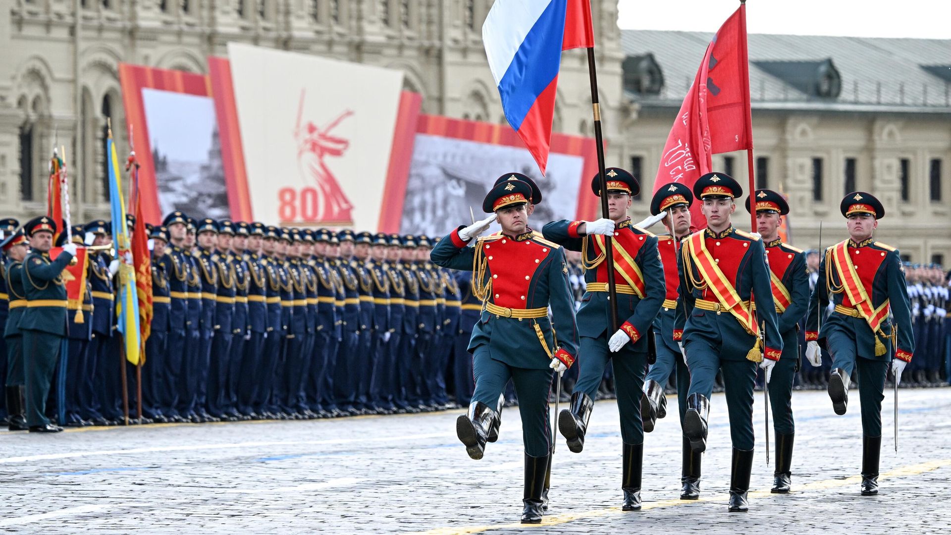 Военнослужащие роты почетного караула на Красной площади в Москве на военном параде, посвященном 80-летию Победы в Великой Отечественной войне Военнослужащие роты почетного караула на Красной площади в Москве на военном параде, посвященном 80-летию Победы в Великой Отечественной войне - РИА Новости, 1920, 09.05.2025