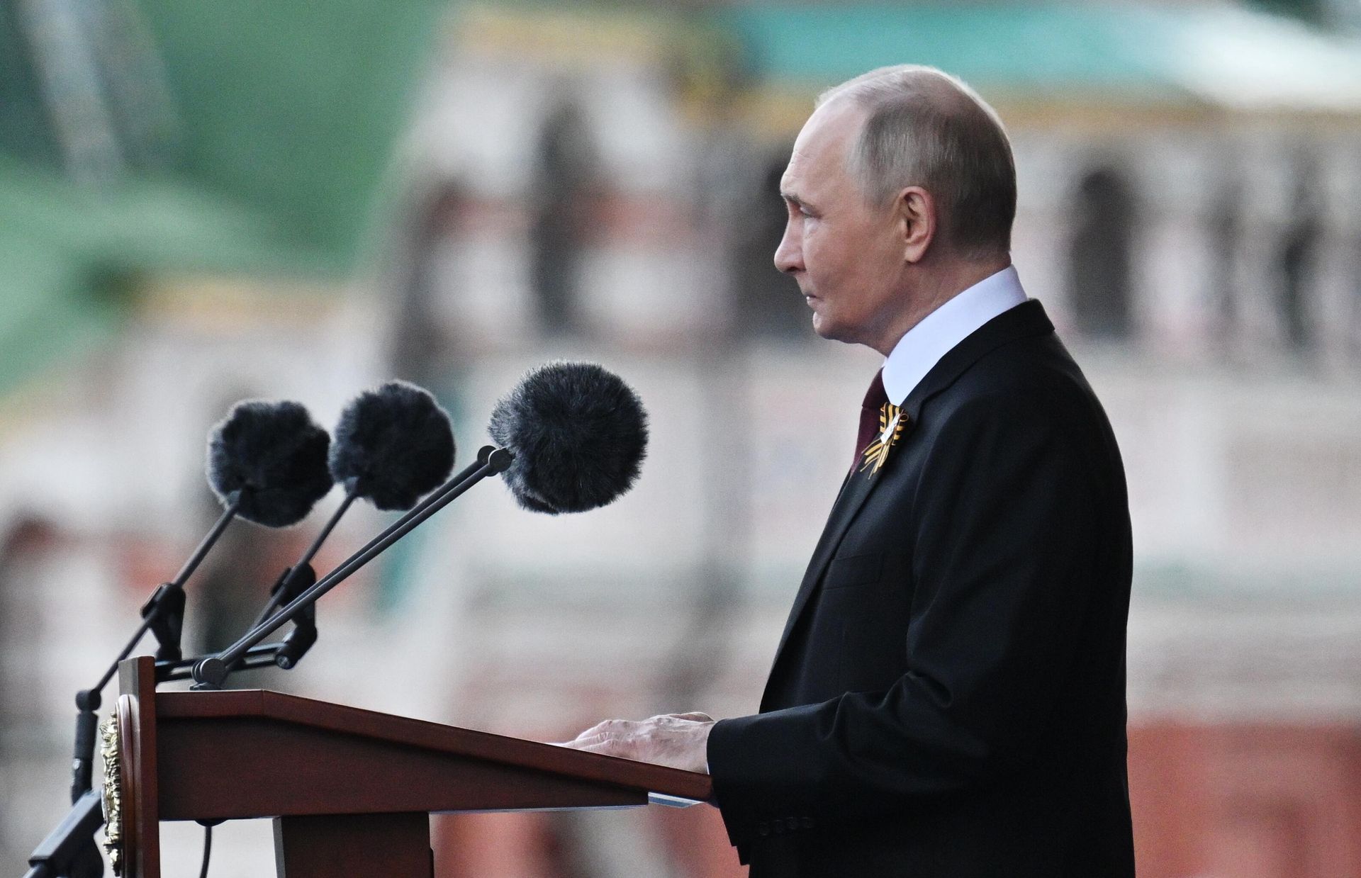 Президент России Владимир Путин выступает на Красной площади в Москве на военном параде, посвященном 80-летию Победы - РИА Новости, 1920, 09.05.2025