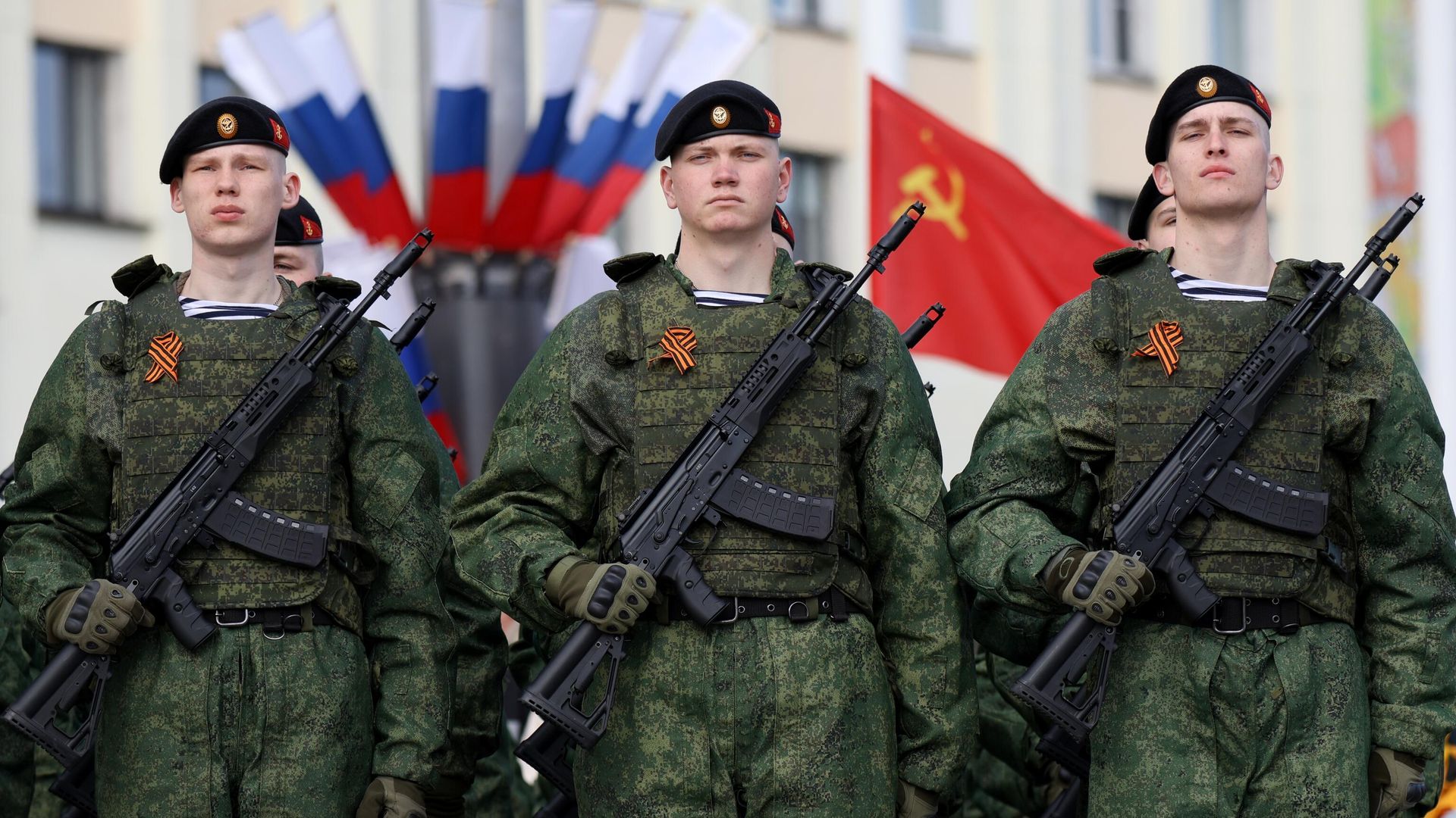 Военнослужащие на военном параде в честь Победы в Великой Отечественной войне - РИА Новости, 1920, 04.05.2026