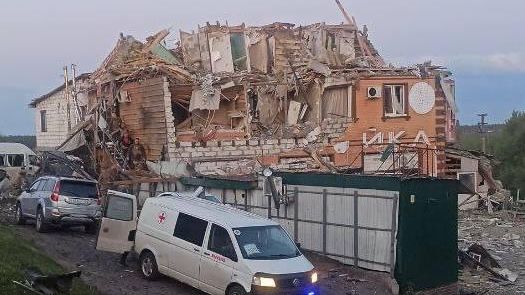 Последствия обстрела Рыльска в Курской области со стороны ВСУ Последствия обстрела Рыльска в Курской области со стороны ВСУ - РИА Новости, 1920, 11.05.2025
