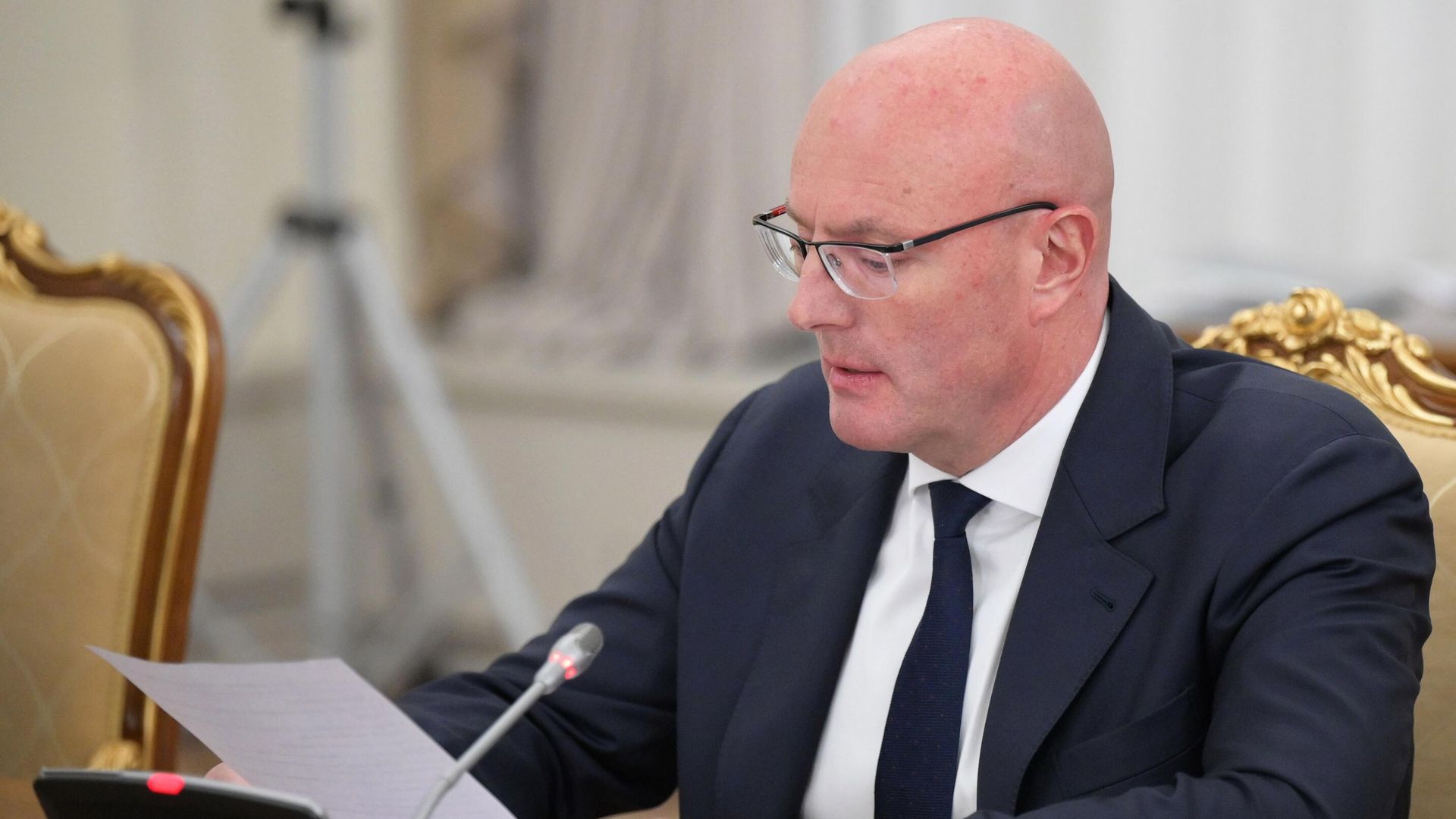 Заместитель председателя правительства РФ Дмитрий Чернышенко на совещании председателя правительства РФ Михаила Мишустина с вице-премьерами РФ Заместитель председателя правительства РФ Дмитрий Чернышенко на совещании председателя правительства РФ Михаила Мишустина с вице-премьерами РФ - РИА Новости, 1920, 12.05.2025
