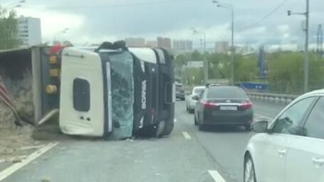 ДТП с участием самосвала и манипулятора на юге Москвы ДТП с участием самосвала и манипулятора на юге Москвы - РИА Новости, 1920, 12.05.2025
