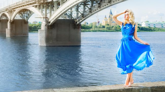 Девушка на набережной в Нижнем Новгороде Девушка на набережной в Нижнем Новгороде