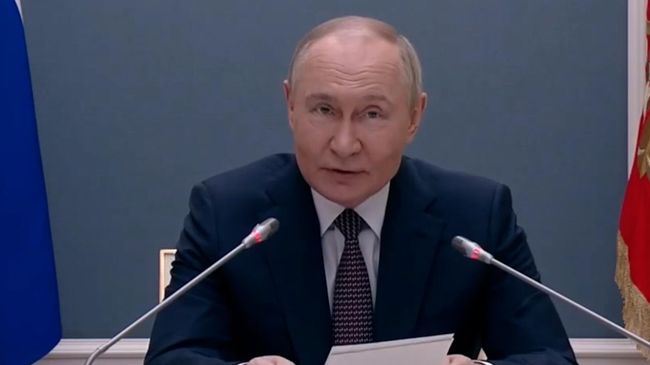 Путин  принимает участие в XX съезде Деловой России
