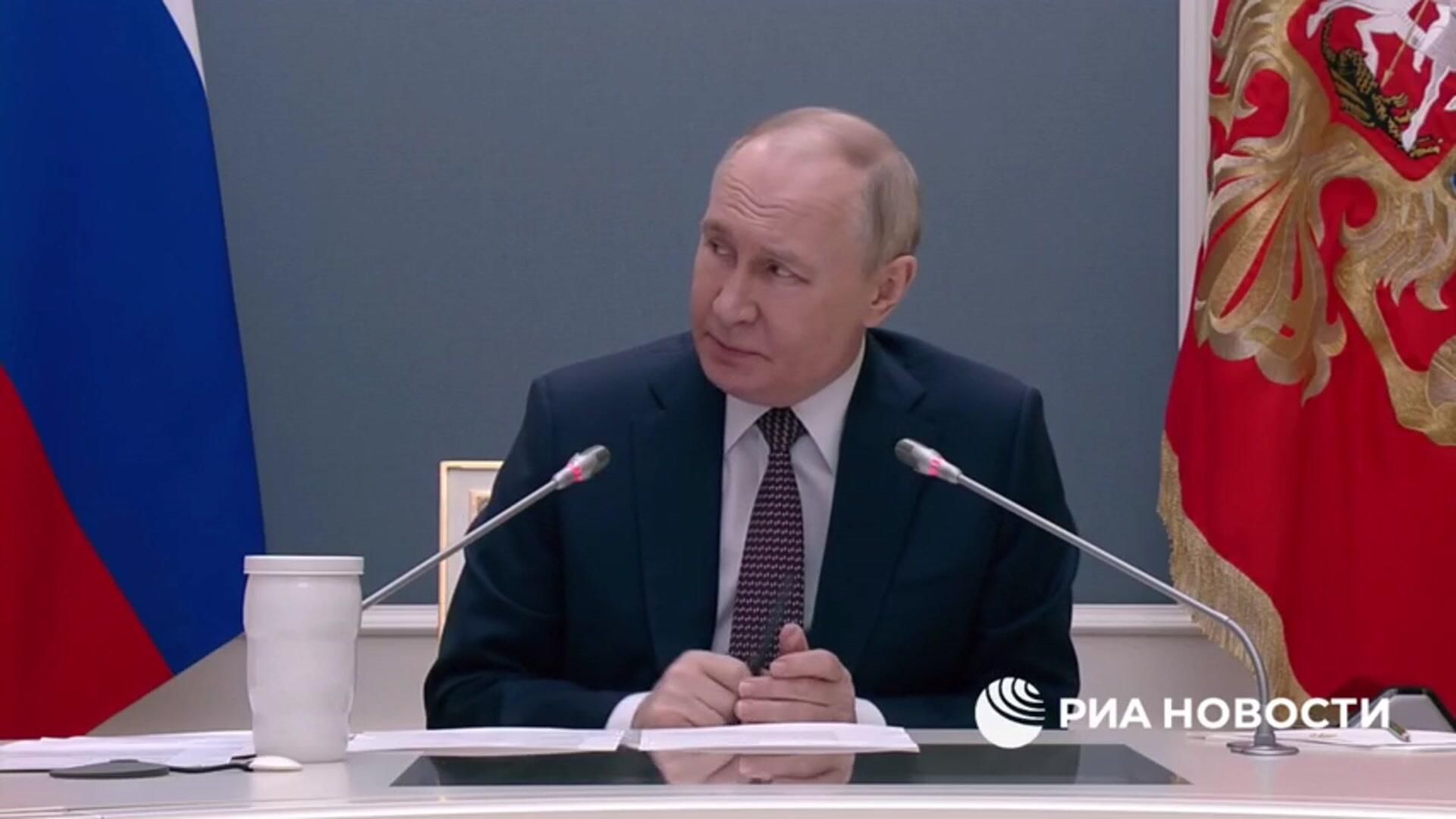 Придурки: Путин о тех, кто вводит санкции против России Придурки: Путин о тех, кто вводит санкции против России - РИА Новости, 1920, 13.05.2025
