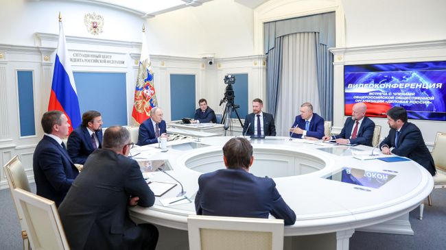 Президент РФ Владимир Путин во время встречи в режиме видеоконференции с членами Общероссийской общественной организации Деловая Россия