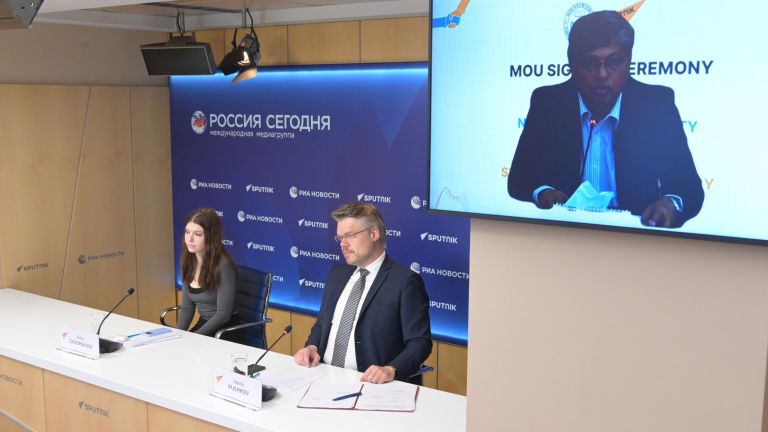 Подписание соглашения между Международной медиагруппой Россия сегодня и Университетом Север-Юг (Бангладеш) Подписание соглашения между Международной медиагруппой Россия сегодня и Университетом Север-Юг (Бангладеш)