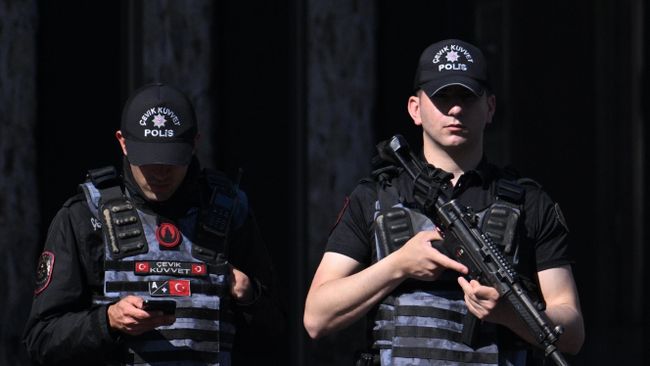 Сотрудники полиции в Турции