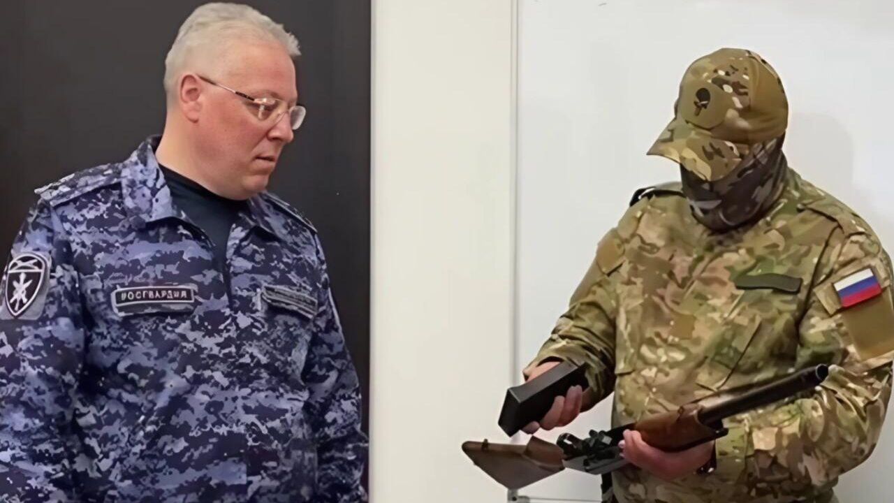 Более 1,3 тыс ружей передали тюменские росгвардейцы в зону СВО Более 1,3 тыс ружей передали тюменские росгвардейцы в зону СВО - РИА Новости, 1920, 15.05.2025