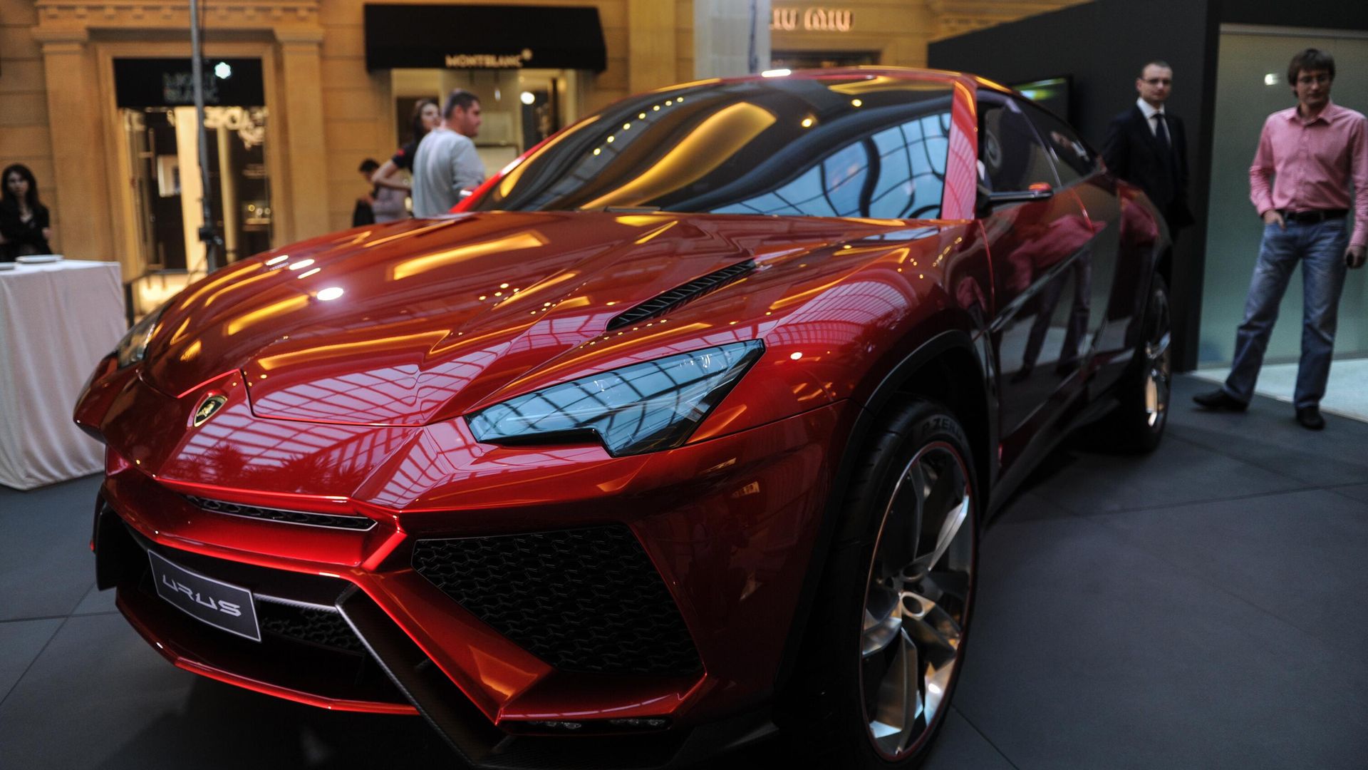 Внедорожник Lamborghini Urus Внедорожник Lamborghini Urus - РИА Новости, 1920, 15.10.2025