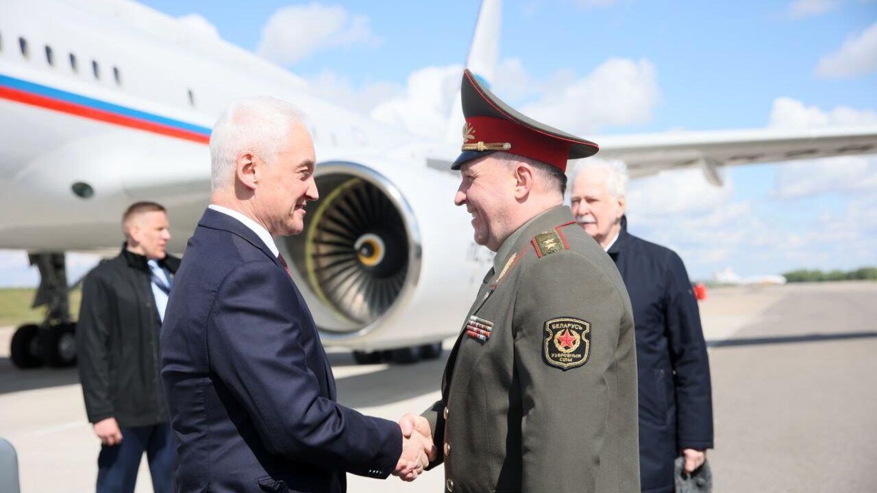 Глава Минобороны РФ Андрей Белоусов прибыл в Минск. 16 мая 2025 Глава Минобороны РФ Андрей Белоусов прибыл в Минск. 16 мая 2025 - РИА Новости, 1920, 16.05.2025