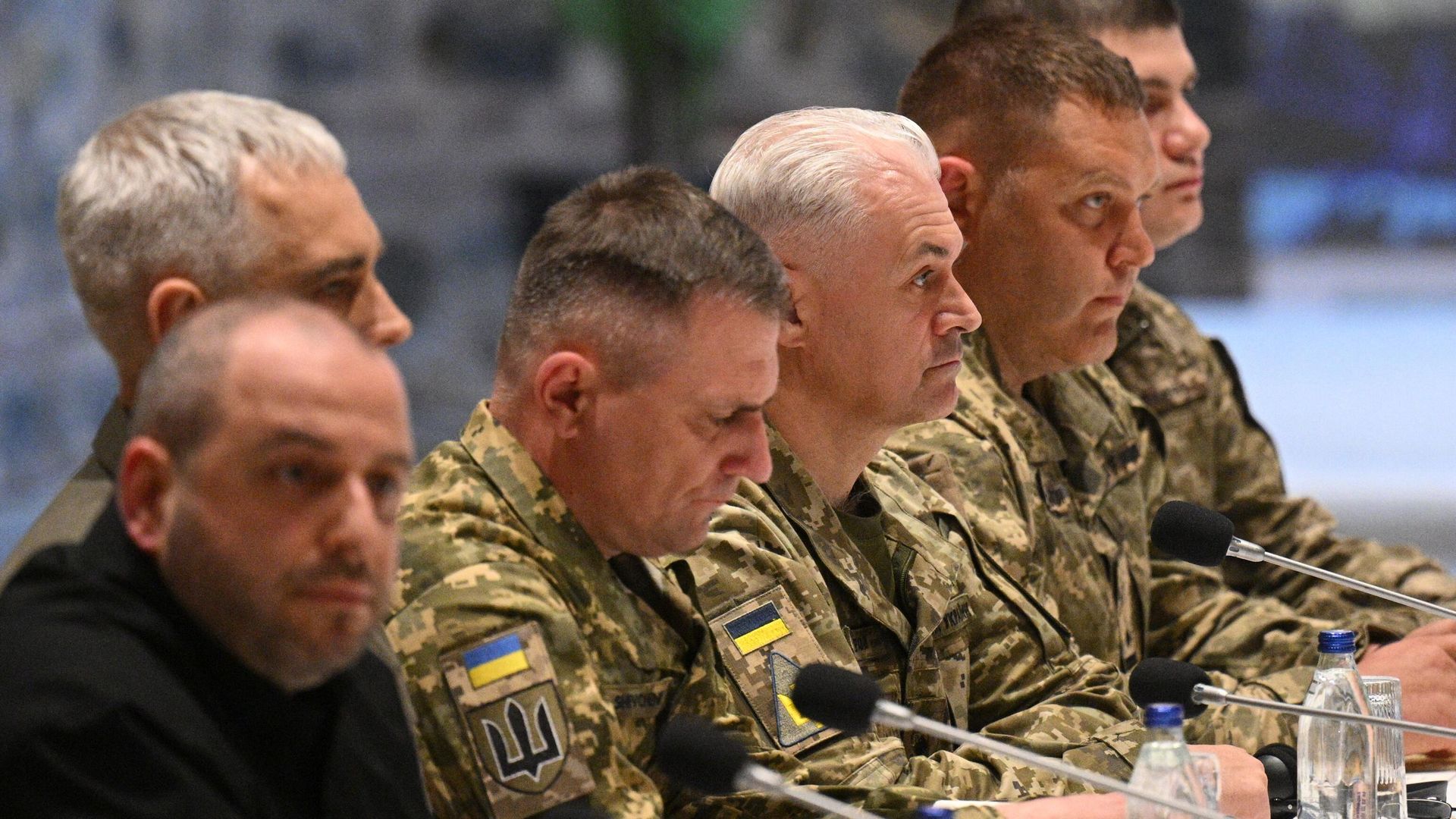 Участники украинской делегации на переговорах между делегациями России и Украины в Стамбуле. 16 мая 2025 Участники украинской делегации на переговорах между делегациями России и Украины в Стамбуле. 16 мая 2025 - РИА Новости, 1920, 16.05.2025