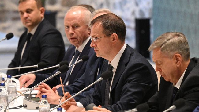 Помощник президента РФ Владимир Мединский на переговорах между делегациями России и Украины в Стамбуле