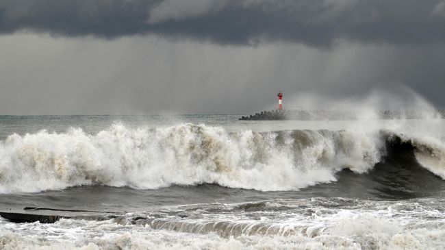 Море