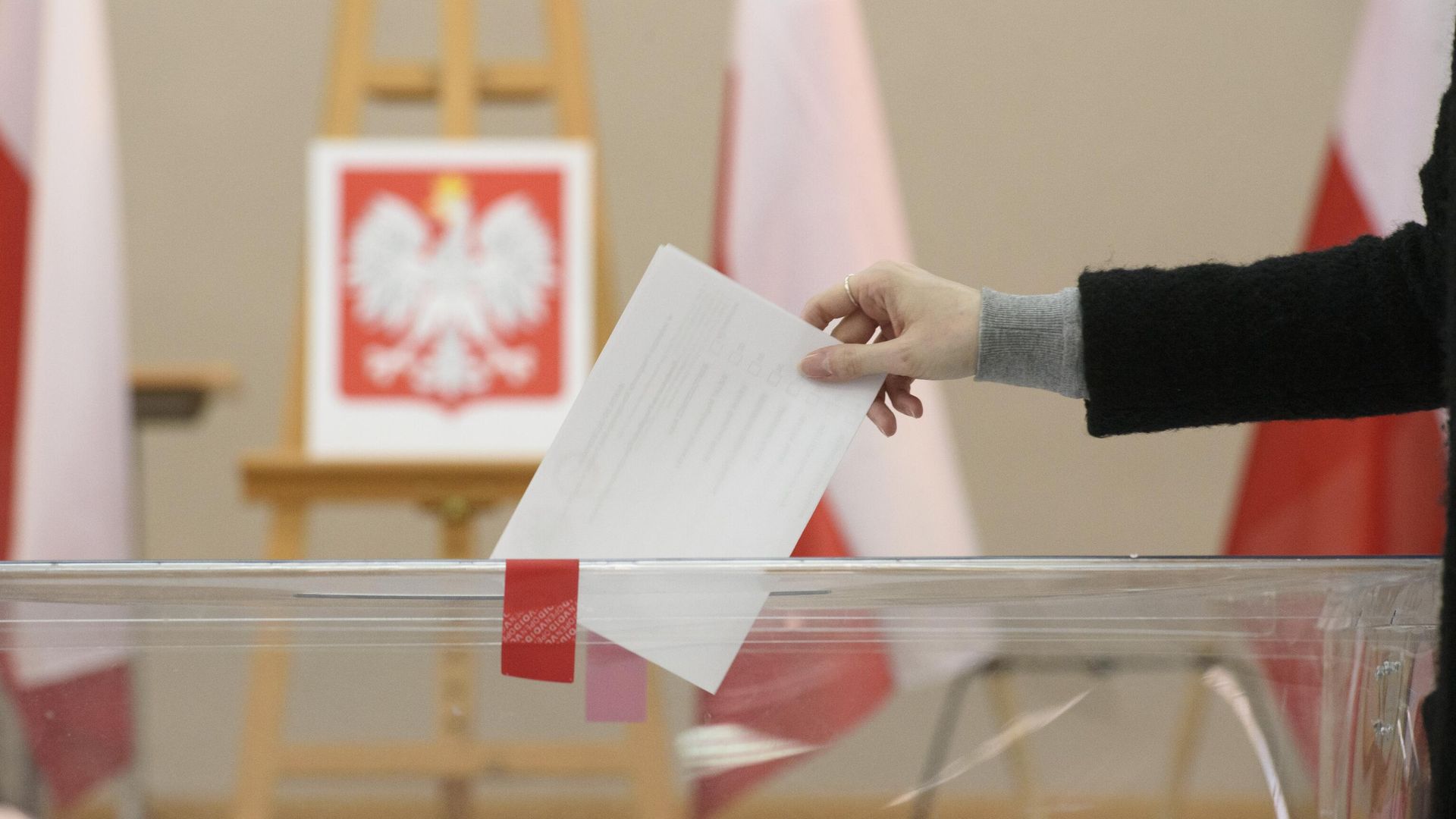 Голосование на выборах президента Польши в Варшаве. 18 мая 2025 Голосование на выборах президента Польши в Варшаве. 18 мая 2025 - РИА Новости, 1920, 19.05.2025