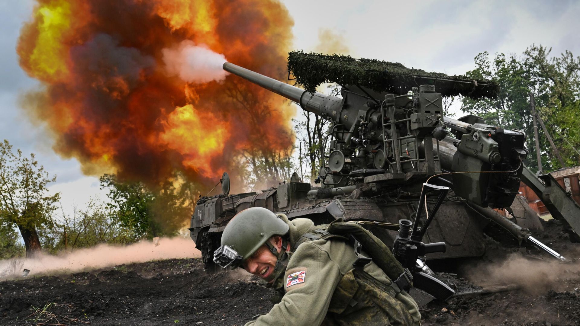Боевая работа артиллерийского расчета самоходной пушки 2С7М Малка Боевая работа артиллерийского расчета самоходной пушки 2С7М Малка - РИА Новости, 1920, 09.06.2025