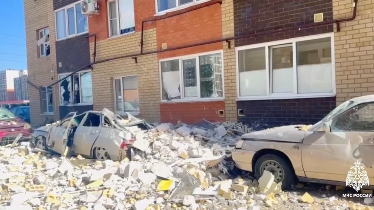 Последствия взрыва бытового газа в жилом доме в Ставрополе. Кадр видео Последствия взрыва бытового газа в жилом доме в Ставрополе. Кадр видео - РИА Новости, 1920, 21.05.2025
