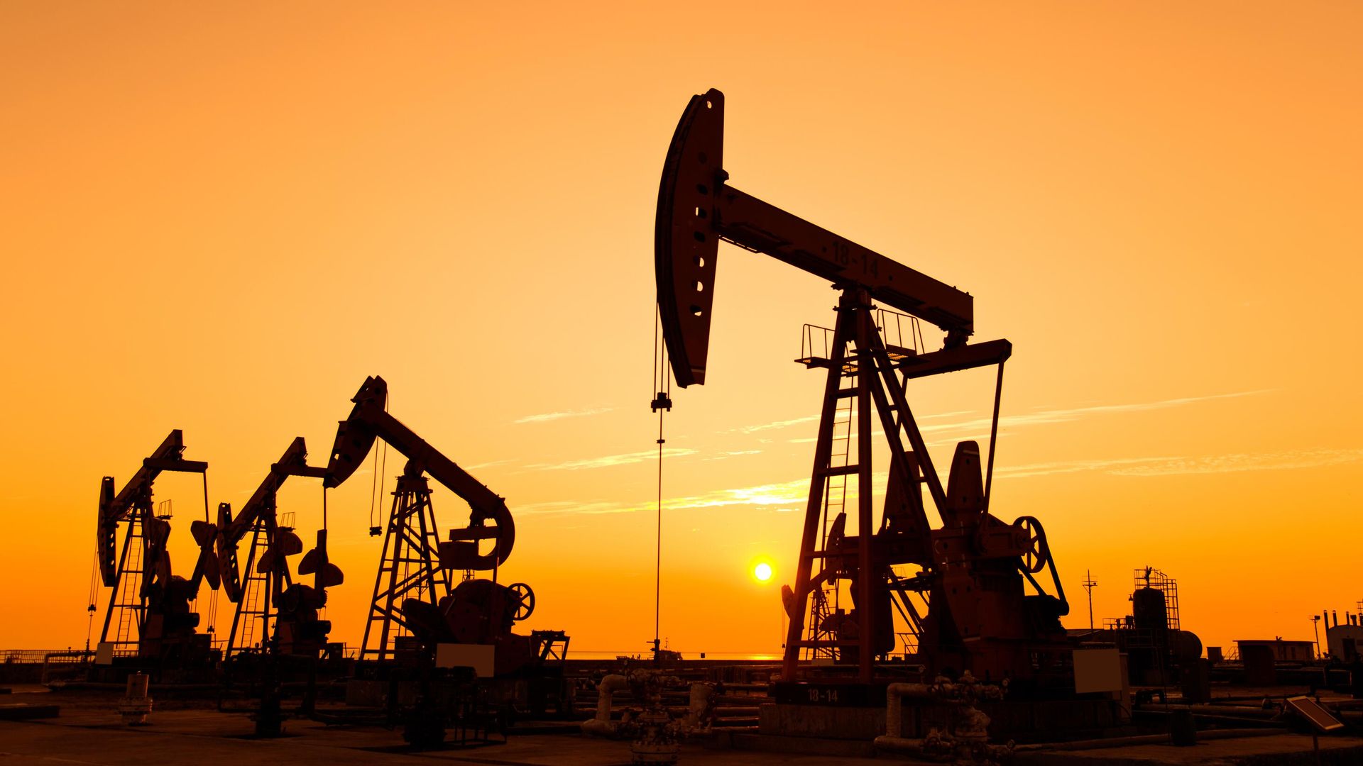 Нефтедобыча Нефтедобыча - РИА Новости, 1920, 22.05.2025