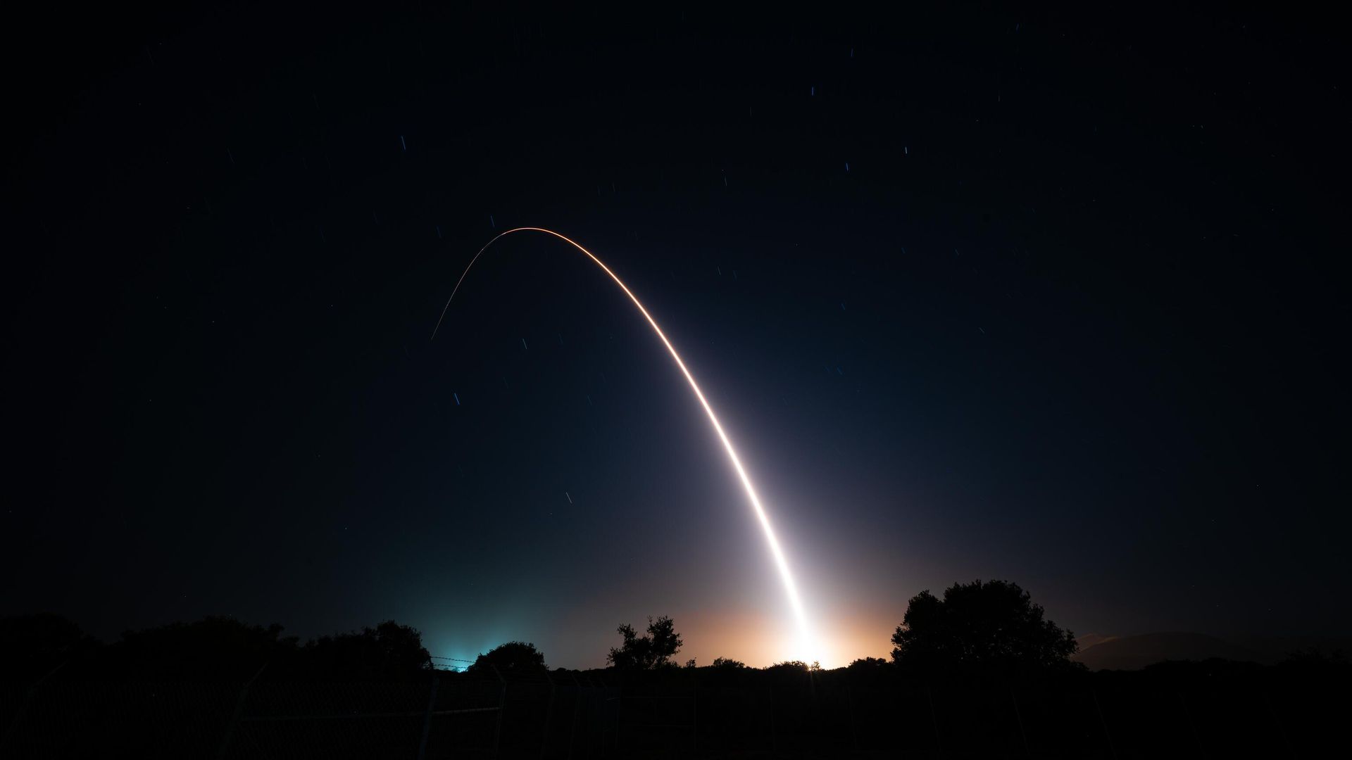 Тестовый пуск межконтинентальной баллистической ракеты Minuteman III - РИА Новости, 1920, 04.11.2025