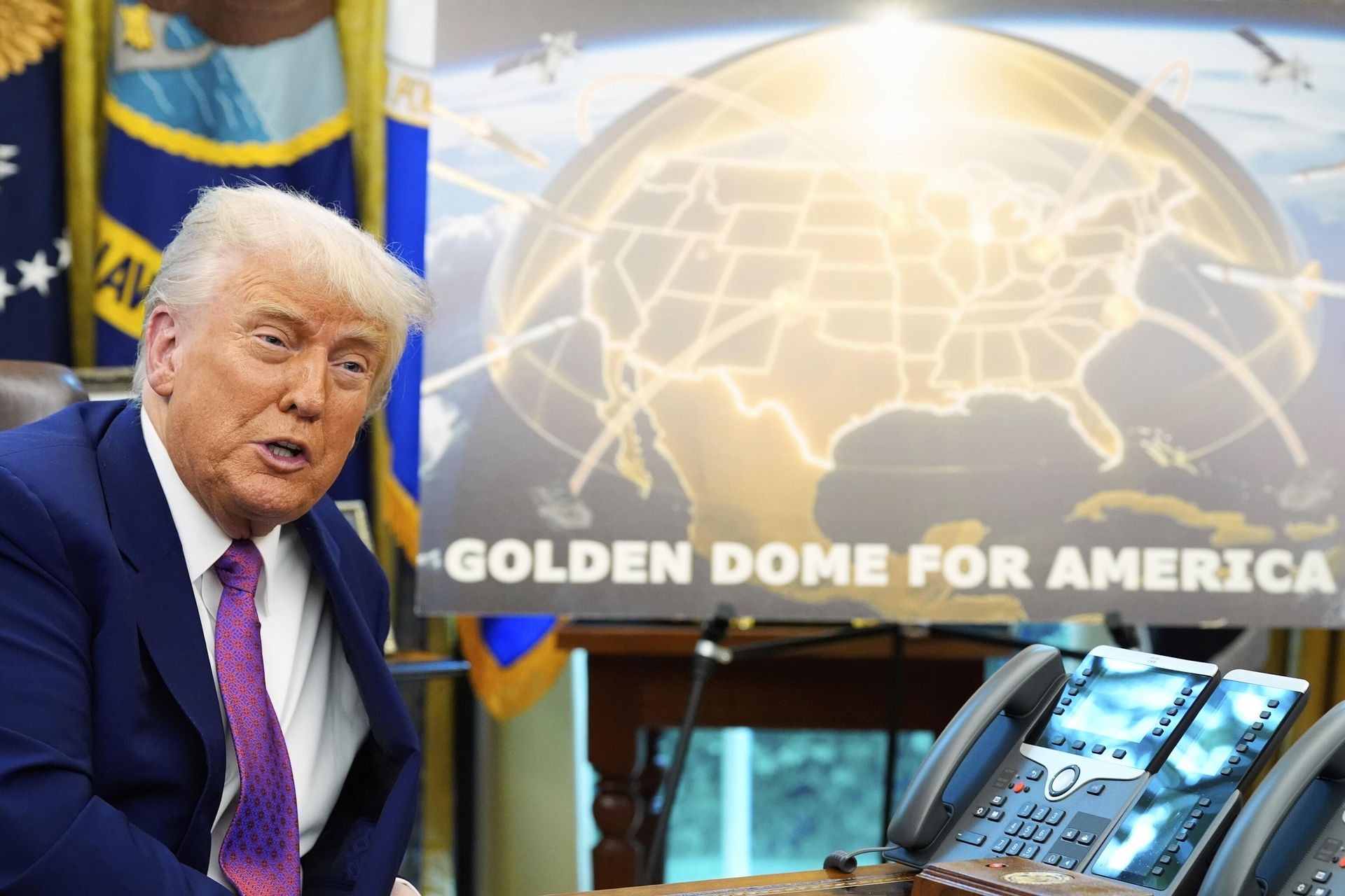 Президент США Дональд Трамп выступает в Овальном кабинете Белого дома - РИА Новости, 1920, 18.09.2026
