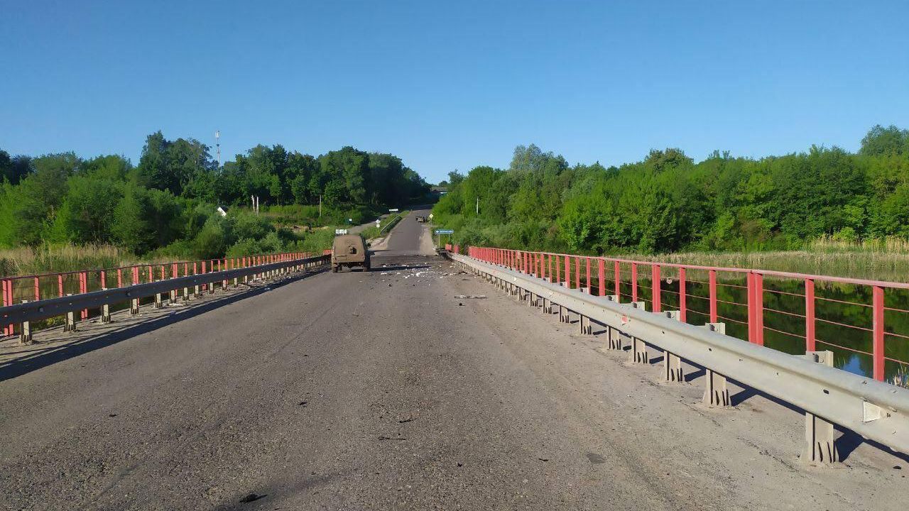 Автомобильный мост в Курской области, поврежденный в результате атаки украинского беспилотника - РИА Новости, 1920, 26.09.2025
