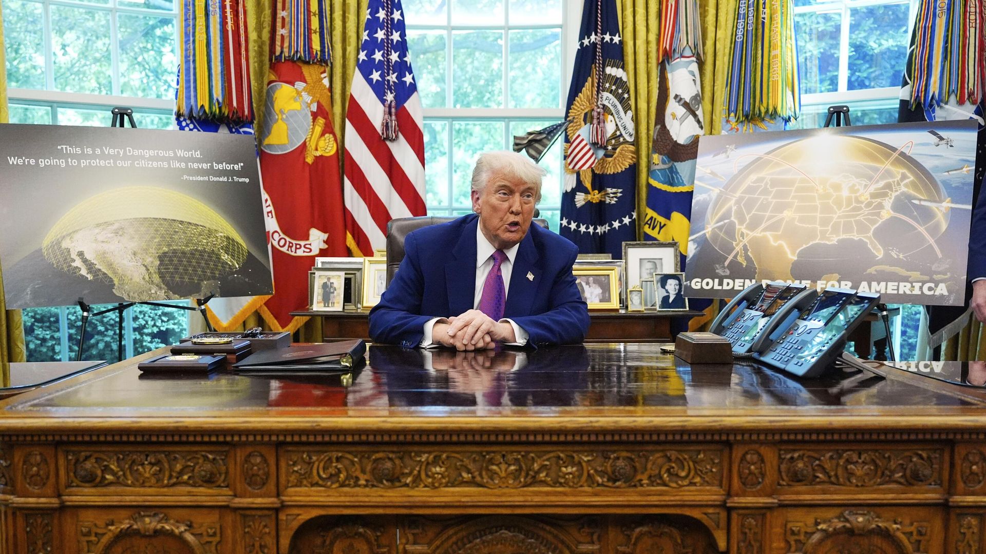 Президент США Дональд Трамп выступает в Овальном кабинете Белого дома Президент США Дональд Трамп выступает в Овальном кабинете Белого дома - РИА Новости, 1920, 12.08.2026