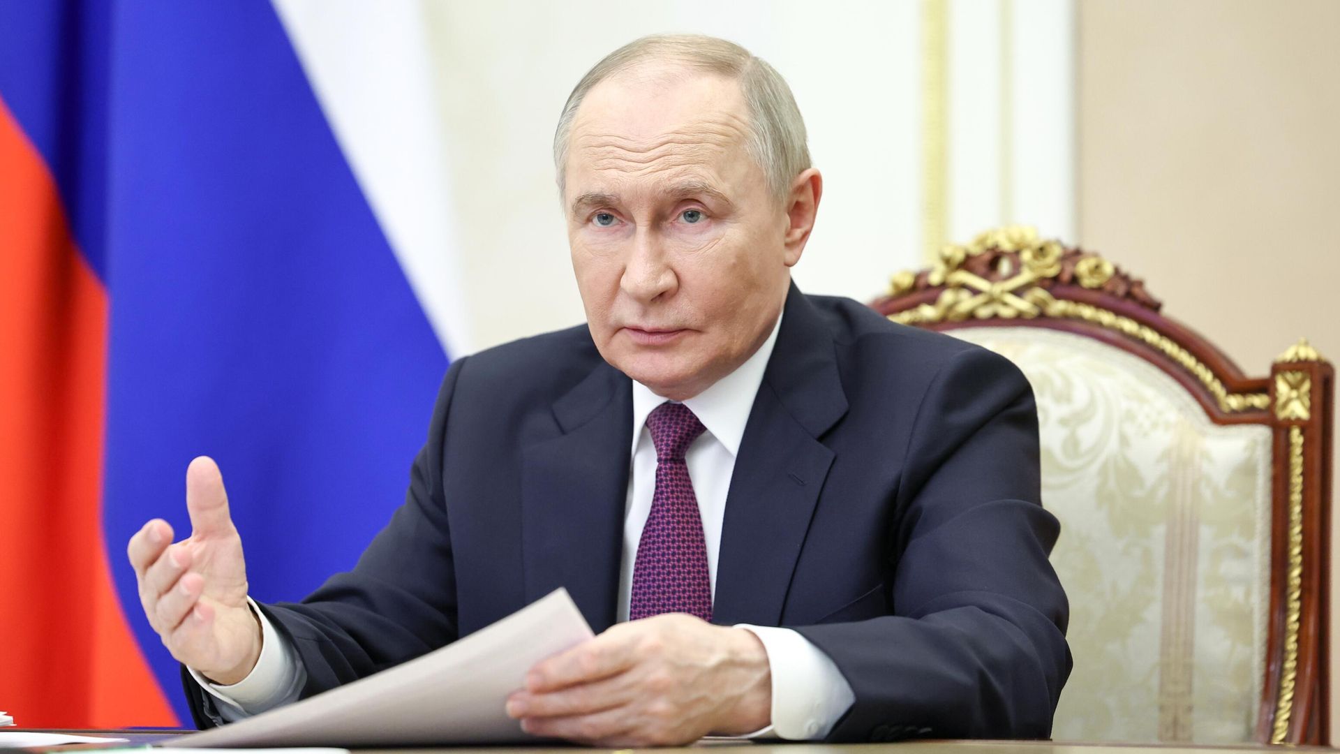 Президент РФ Владимир Путин проводит совещание в режиме видеоконференции с членами правительства РФ Президент РФ Владимир Путин проводит совещание в режиме видеоконференции с членами правительства РФ - РИА Новости, 1920, 22.05.2025