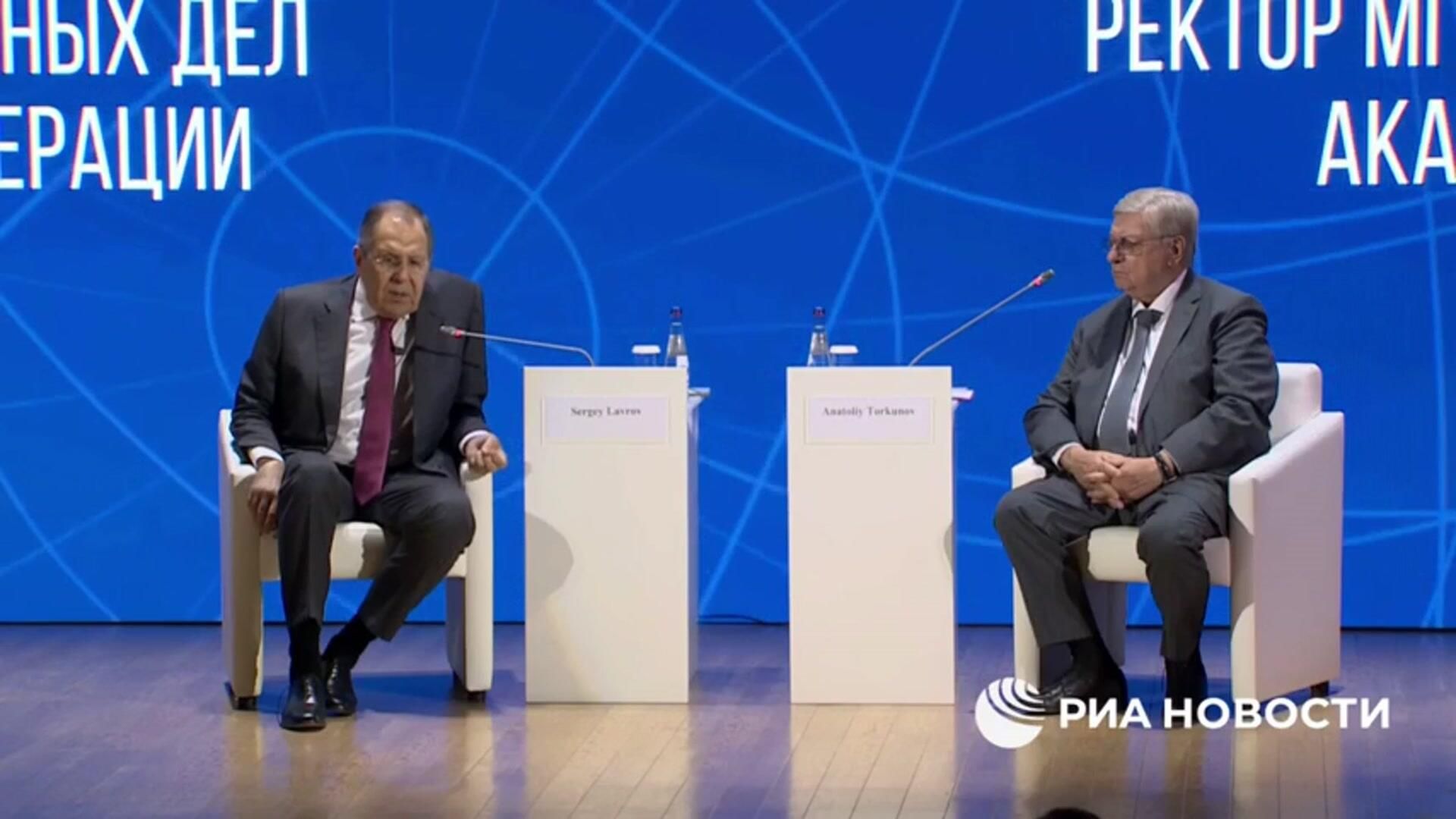 Лавров о легитимности Зеленского при подписании документов по украинскому урегулированию Лавров о легитимности Зеленского при подписании документов по украинскому урегулированию - РИА Новости, 1920, 23.05.2025