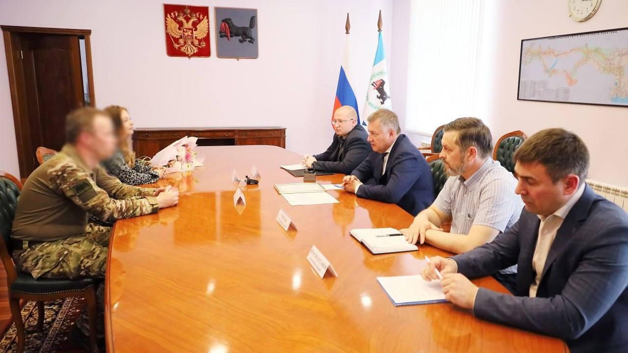 Боец с позывным Юрист поблагодарил губернатора Приангарья Игоря Кобзева за поддержку участников СВО Боец с позывным Юрист поблагодарил губернатора Приангарья Игоря Кобзева за поддержку участников СВО - РИА Новости, 1920, 23.05.2025
