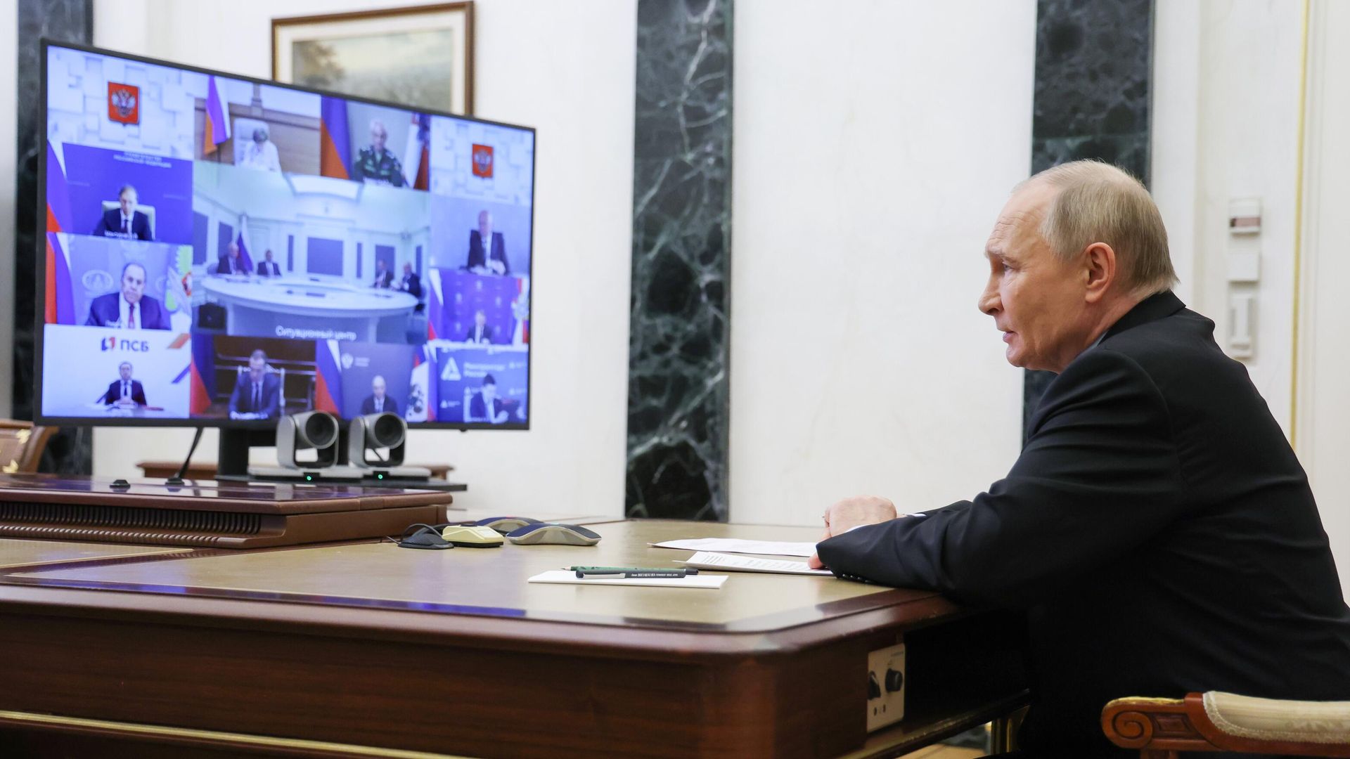 Президент РФ Владимир Путин проводит в режиме видеоконференции заседание Комиссии по вопросам военно-технического сотрудничества с иностранными государствами Президент РФ Владимир Путин проводит в режиме видеоконференции заседание Комиссии по вопросам военно-технического сотрудничества с иностранными государствами - РИА Новости, 1920, 23.05.2025