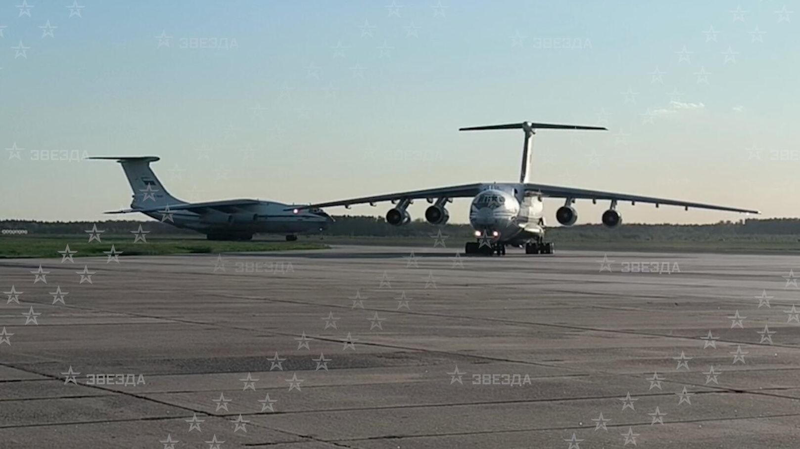 Самолет с 307 освобожденными из украинского плена российскими военнослужащими приземлился в Подмосковье - РИА Новости, 1920, 24.05.2025