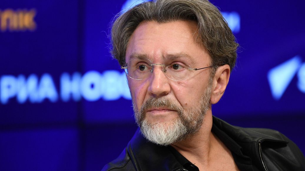 Шнуров рассказал, что ему близок шансон