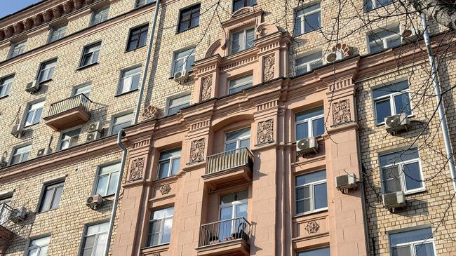 Дом 38/1 на Фрунзенской набережной в Москве