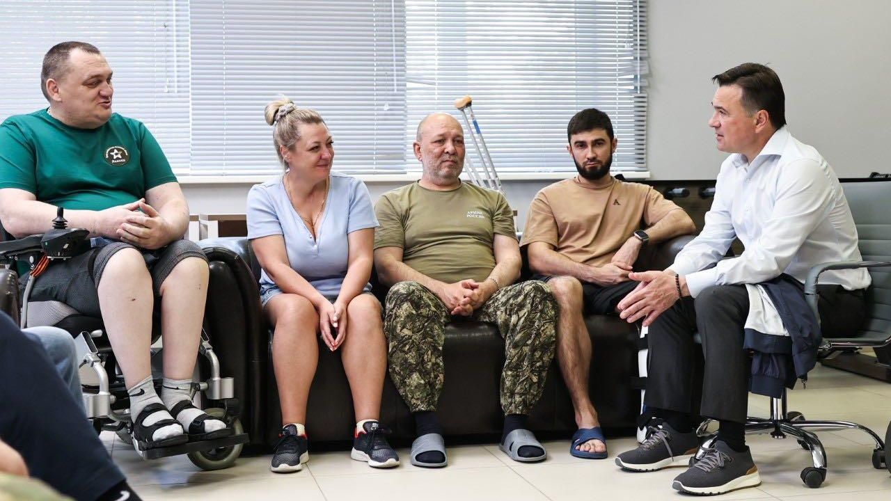 Губернатор Московской области Андрей Воробьев проверил работу бассейна для участников СВО в центре Ясенки Губернатор Московской области Андрей Воробьев проверил работу бассейна для участников СВО в центре Ясенки - РИА Новости, 1920, 27.05.2025