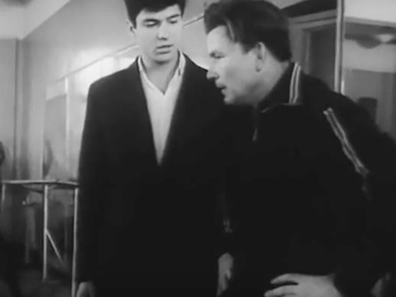 Кадр из фильма Ваш сын и брат Кадр из фильма Ваш сын и брат - РИА Новости, 1920, 27.05.2025