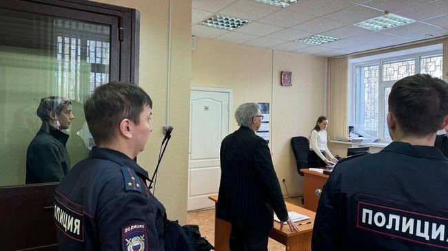 Игорь Красновский, обвиняемый в убийстве чемпиона РСФСР по баскетболу Андрея Сидорика, в зале суда