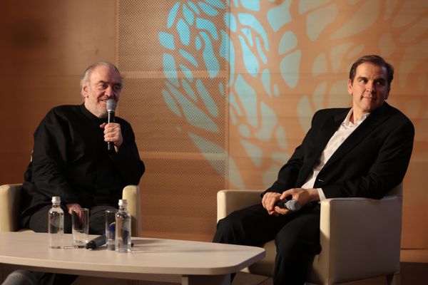 Дирижер Валерий Гергиев и режиссёр-постановщик Сергей Новиков на встрече с российскими и зарубежными журналистами после премьеры оперы Норма в Мариинке-2