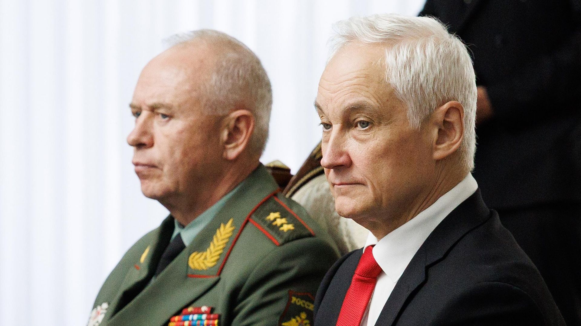 Замминистра обороны России Александр Фомин слева от министра обороны страны Андрея Белоусова - РИА Новости, 1920, 05.08.2025