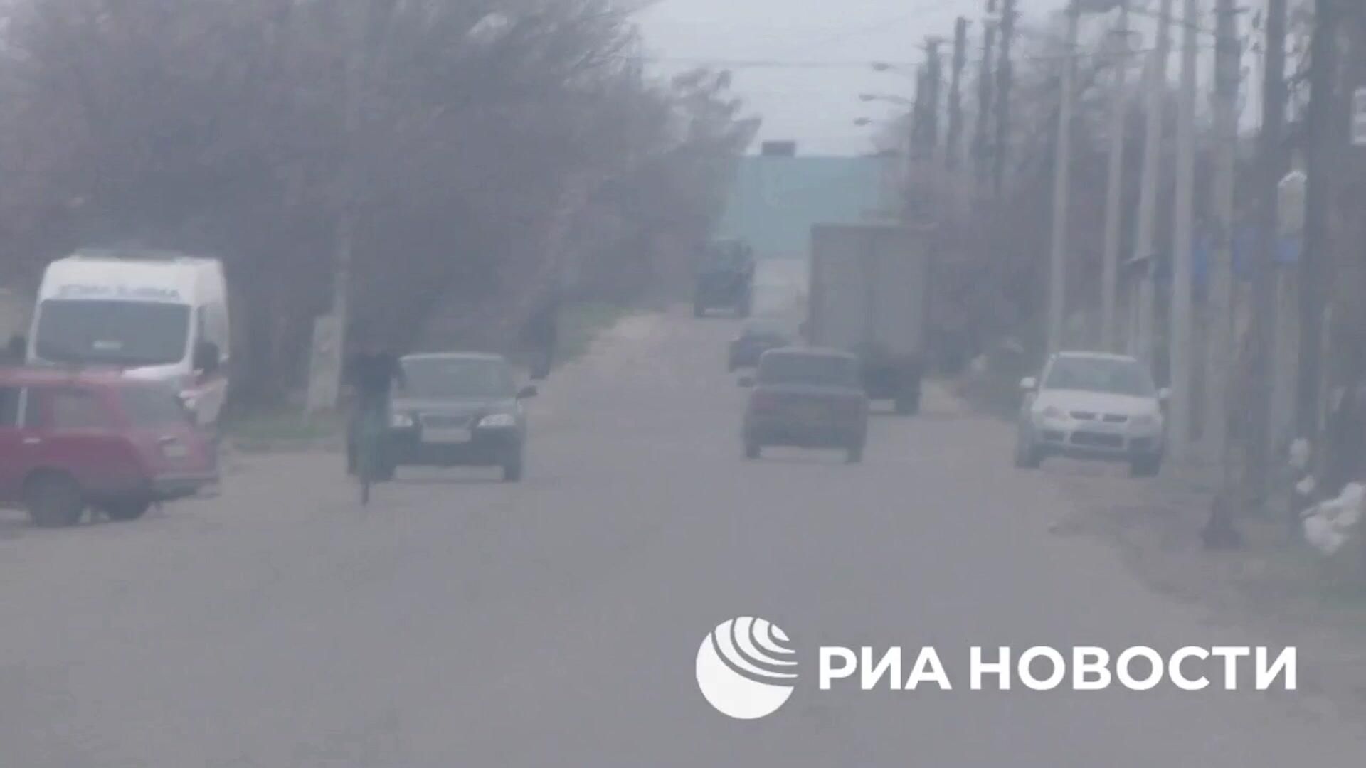 Видео задержания жителя ЛНР, передававшего украинской разведке данные о дислокации ВС РФ в регионе Видео задержания жителя ЛНР, передававшего украинской разведке данные о дислокации ВС РФ в регионе - РИА Новости, 1920, 29.05.2025