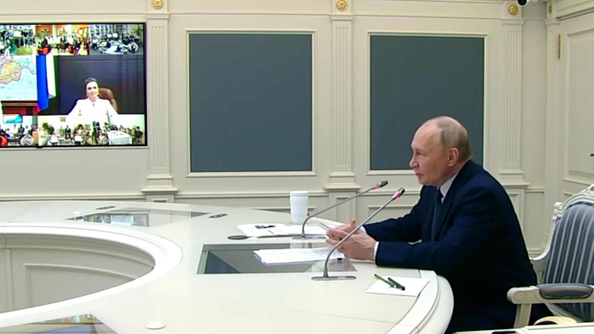 Путин на встрече с семьями, награжденными орденом Родительская слава - РИА Новости, 1920, 29.05.2025